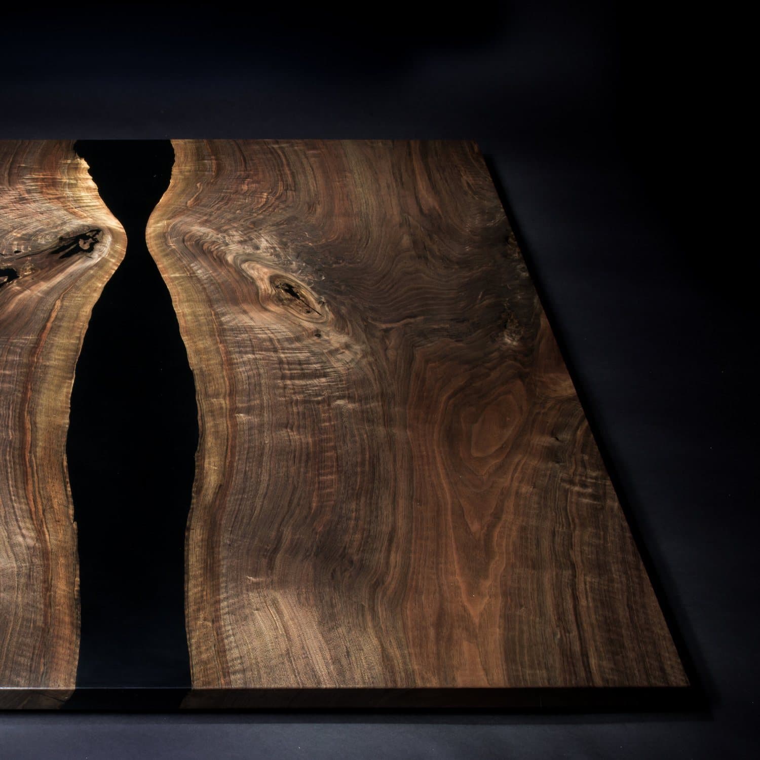 Black Mirror Resin Table, photo 1 of 9