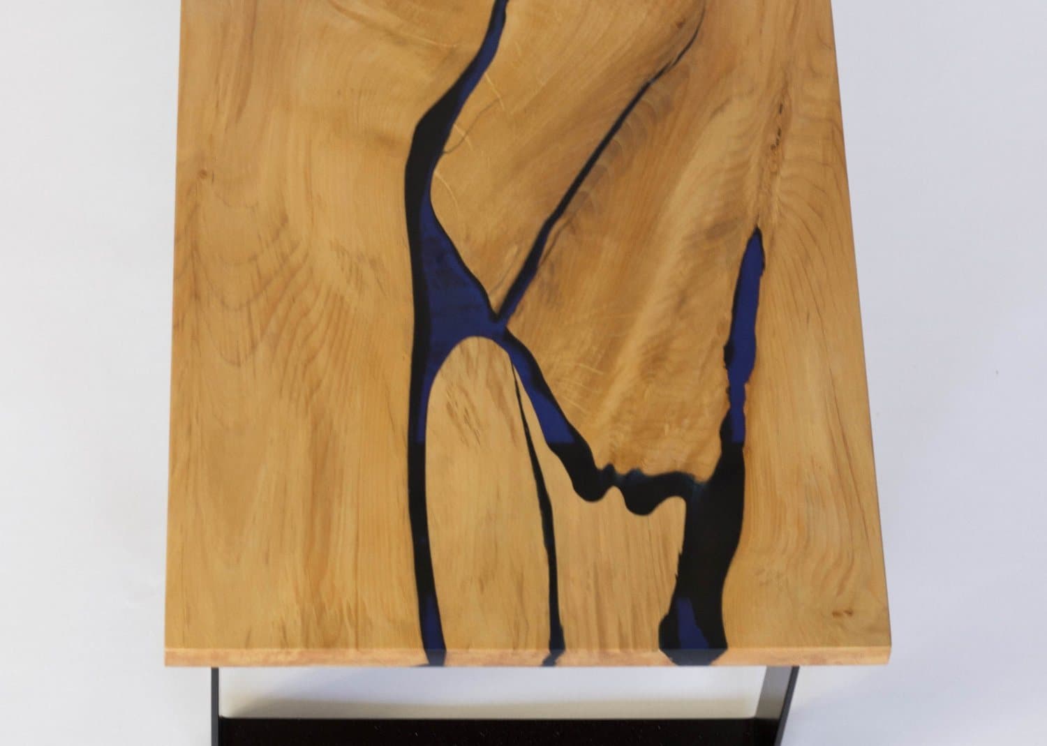 Grande Ronde Resin Table, photo 1 of 8